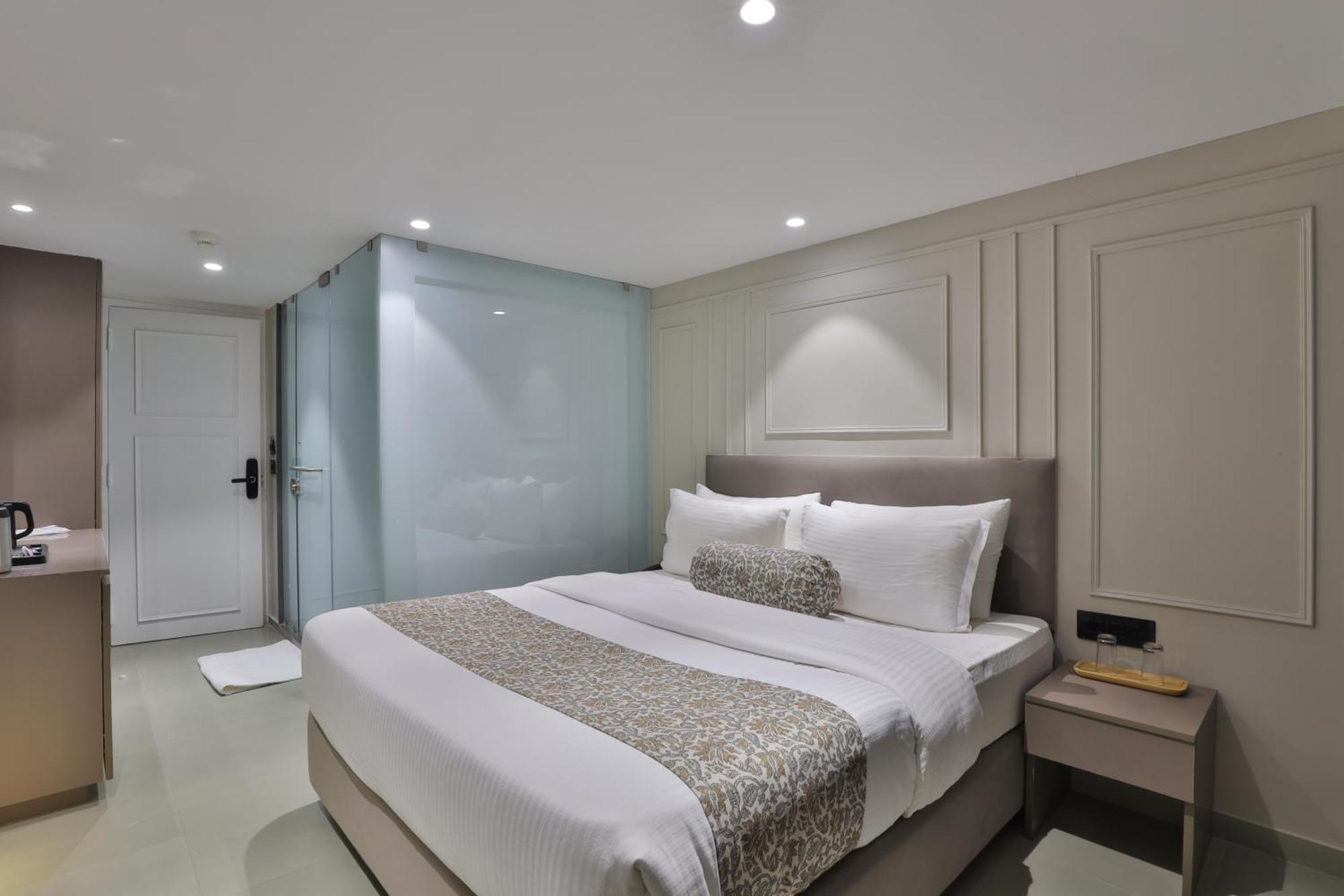 Hotel The Grand Suites Ahmedabad Eksteriør bilde