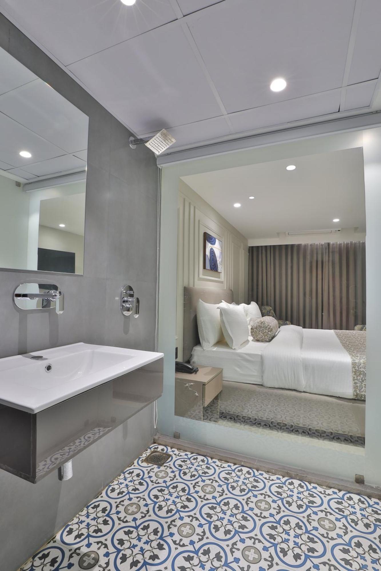 Hotel The Grand Suites Ahmedabad Eksteriør bilde