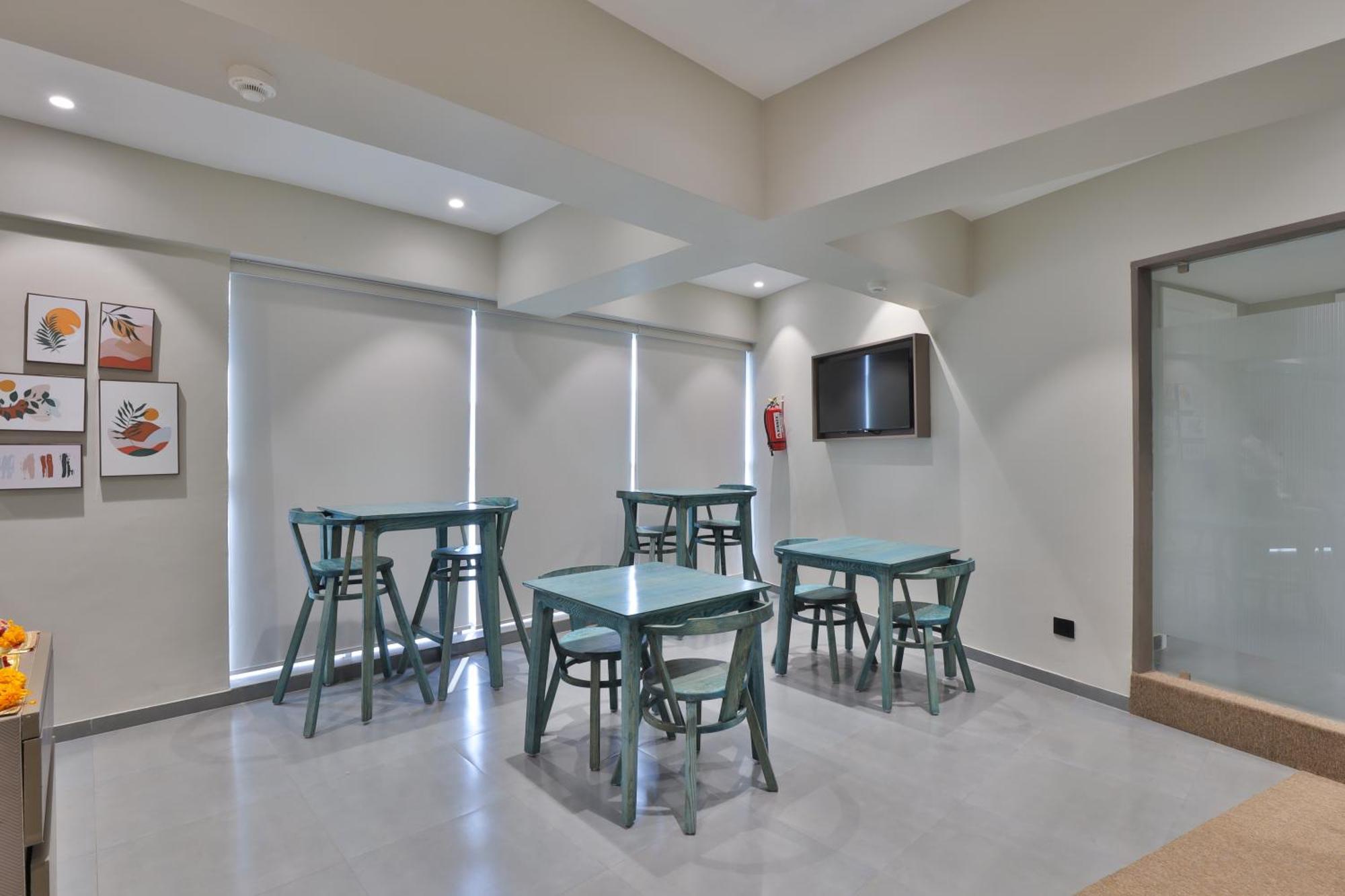 Hotel The Grand Suites Ahmedabad Eksteriør bilde