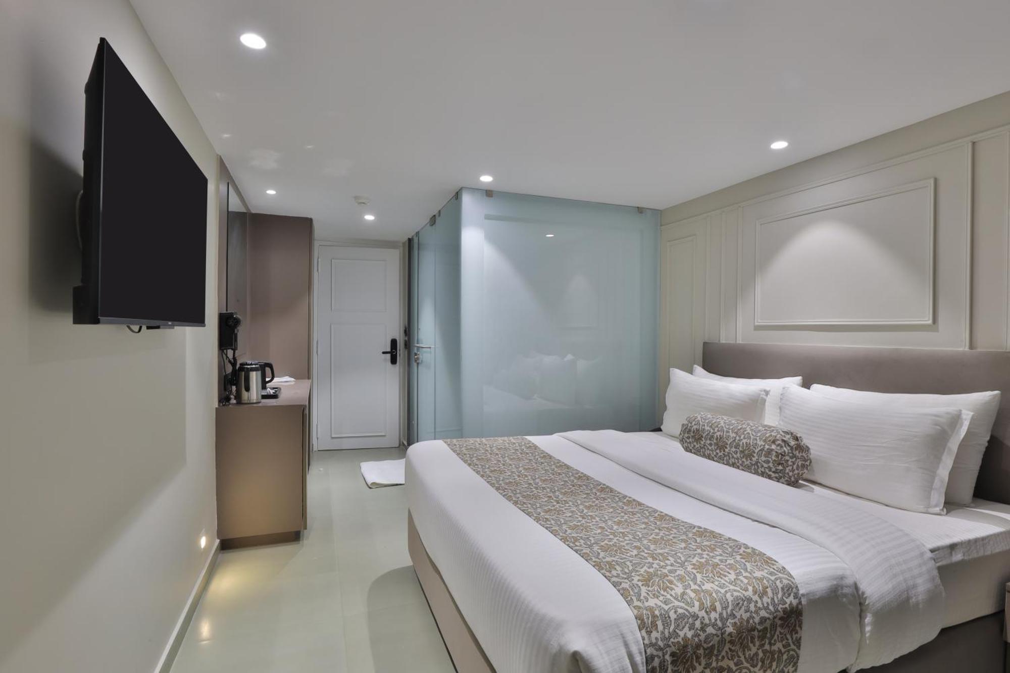 Hotel The Grand Suites Ahmedabad Eksteriør bilde
