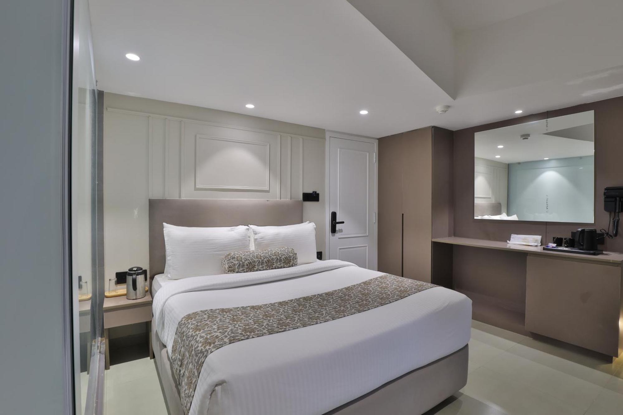Hotel The Grand Suites Ahmedabad Eksteriør bilde